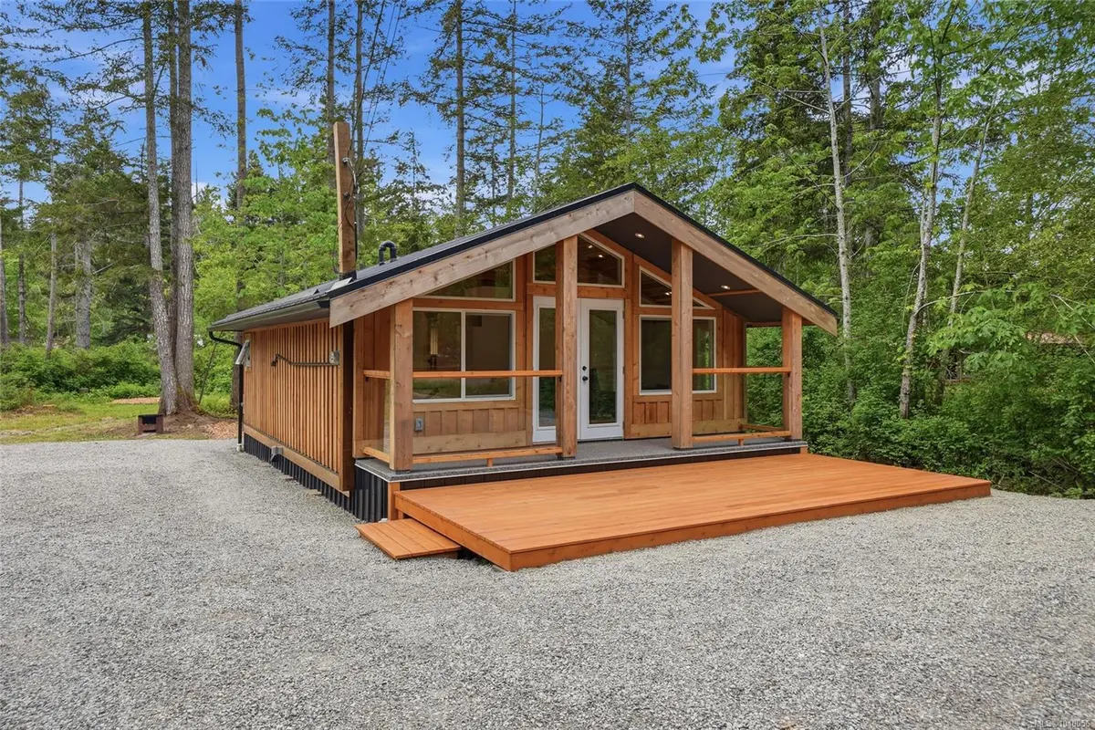 675 Little Blvd, Gabriola Island BC V0R 1X3