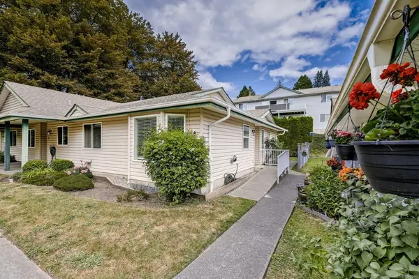 450 Gail Pl #3, Nanaimo BC V9R 5W4 - 2 bed, 1 bath property for sale in Nanaimo