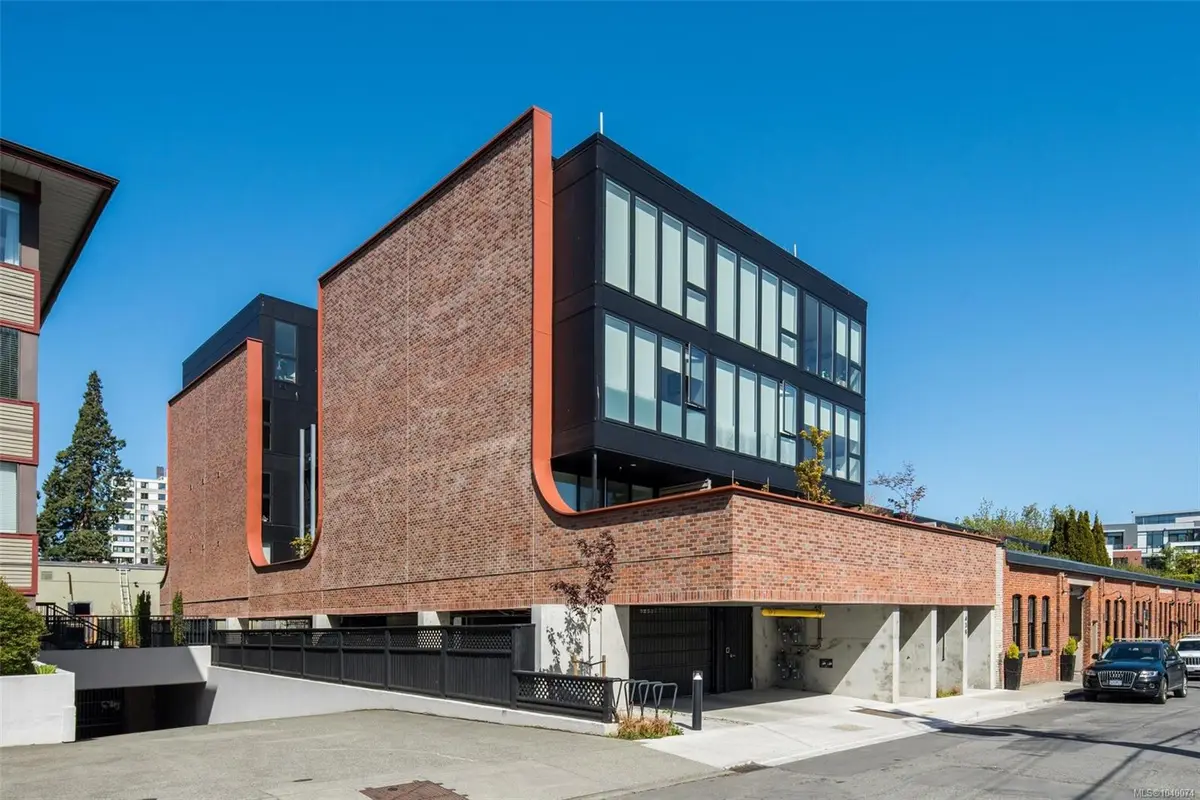 430 Parry St #205, Victoria BC V8V 2H7