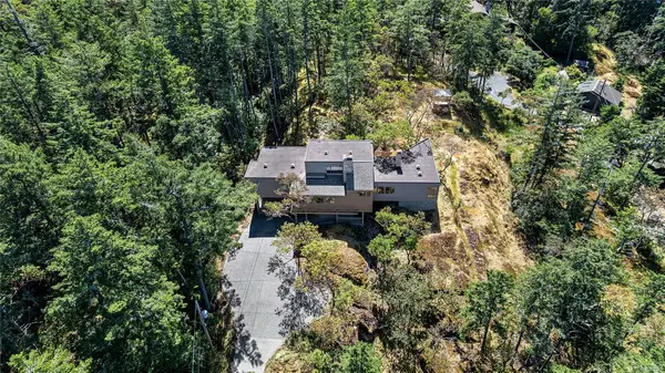 260 Moss Hill Pl, Metchosin BC V9C 3Z2 - 4 bed, 2.0 bath in Metchosin