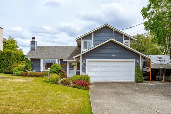 7859 Simpson Rd, Central Saanich BC V8M 2H3 - 3 bed, 3 bath property for sale in Central Saanich