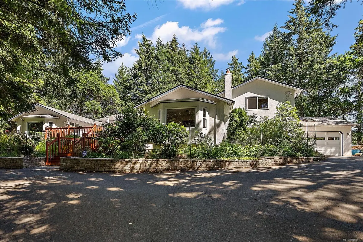 816 Finlayson Arm Rd, Highlands BC V9B 6E5