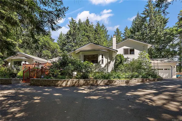 816 Finlayson Arm Rd, Highlands BC V9B 6E5 - 5 bed, 4.0 bath in Highlands