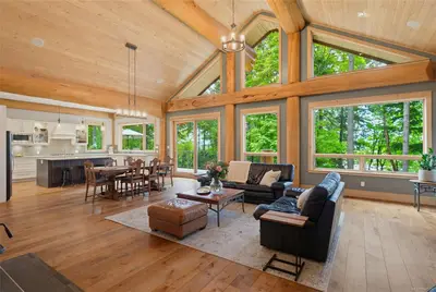 1291 Benvenuto Ave, Central Saanich BC V8M 1J6
