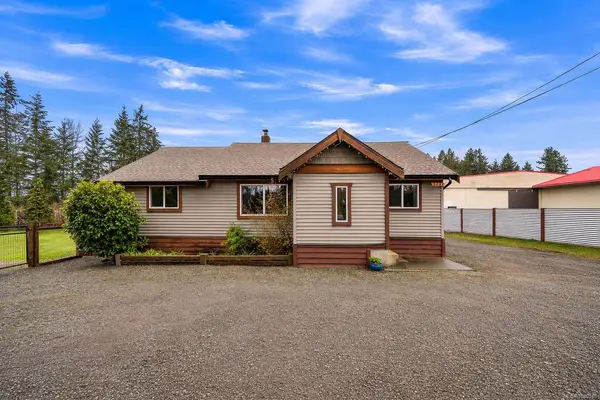 5733 Island Hwy N, Courtenay BC V9J 1T3 - 3 bed, 1 bath property for sale in Courtenay