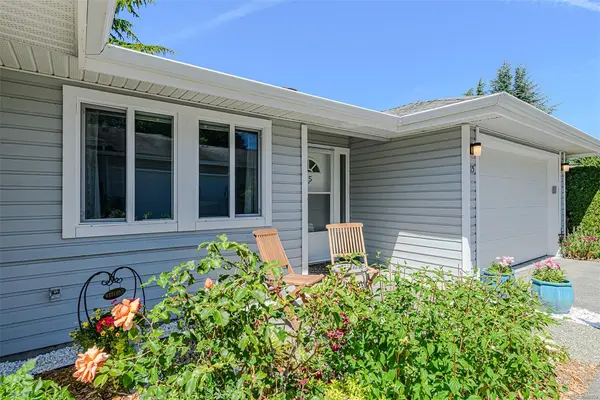 3966 Cedar Hill Cross Rd #15, Saanich BC V8P 4R5 - 2 bed, 2.0 bath in Saanich