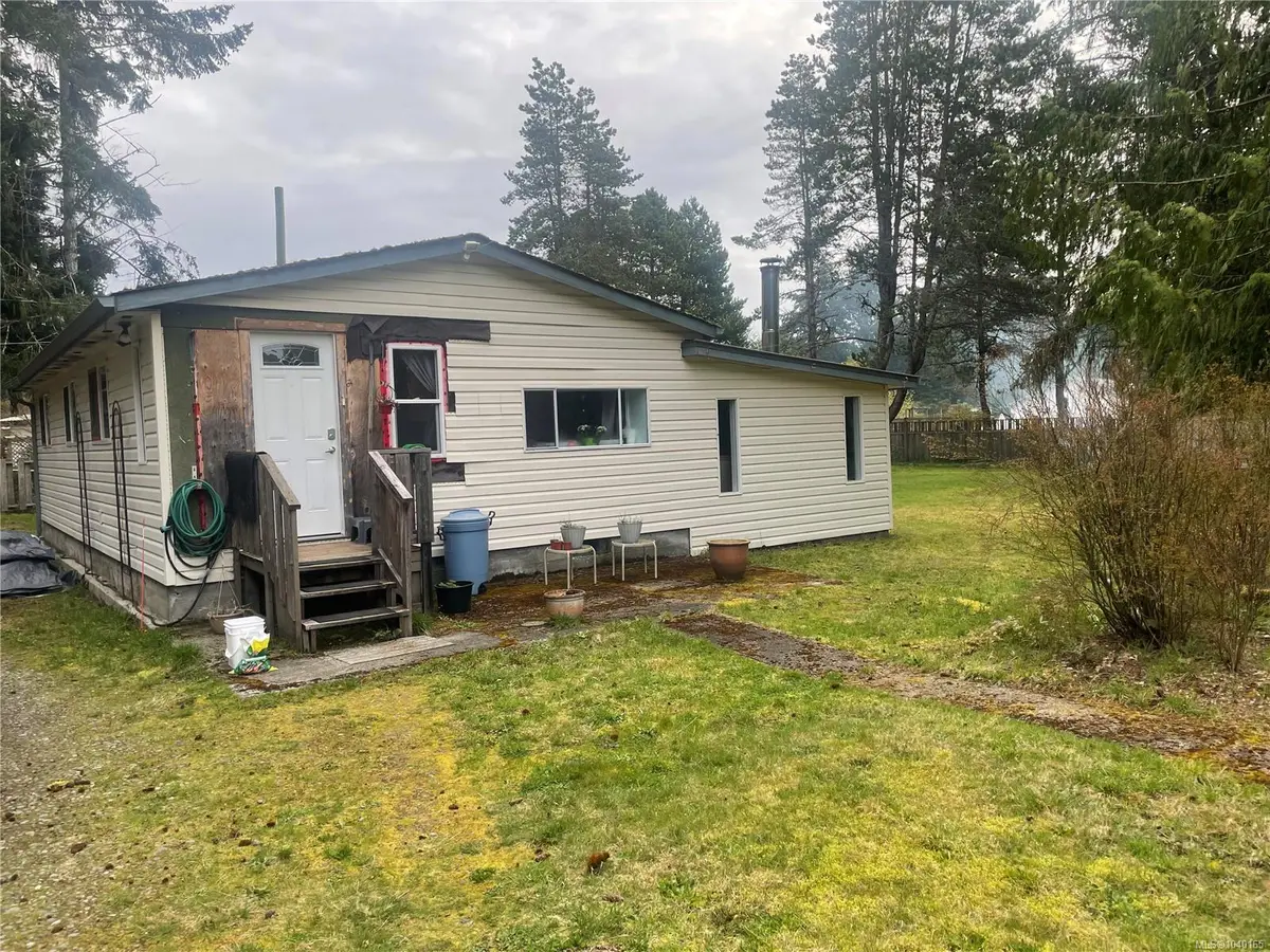 247 Huson Rd, Qualicum Beach BC V9K 2A2