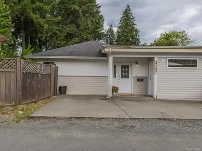 1740 Willemar Ave #A, Courtenay BC V9N 3M6