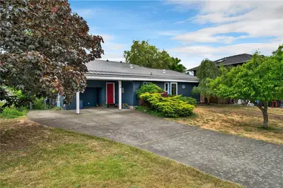 810 Shellbourne Blvd, Campbell River BC V9W 5E8
