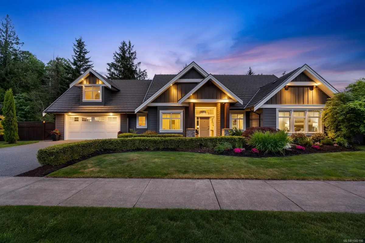 2241 Sussex Pl, Courtenay BC V9N 0E3