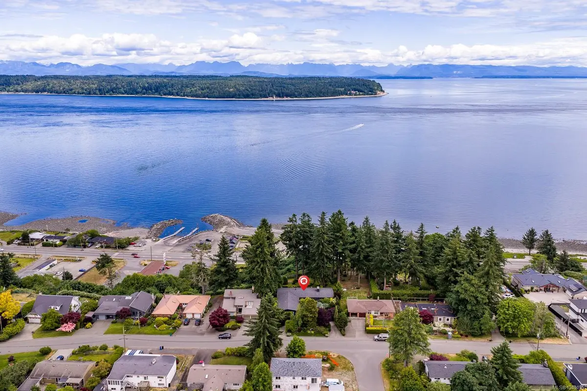 1093 Ash St, Campbell River BC V9W 1G6