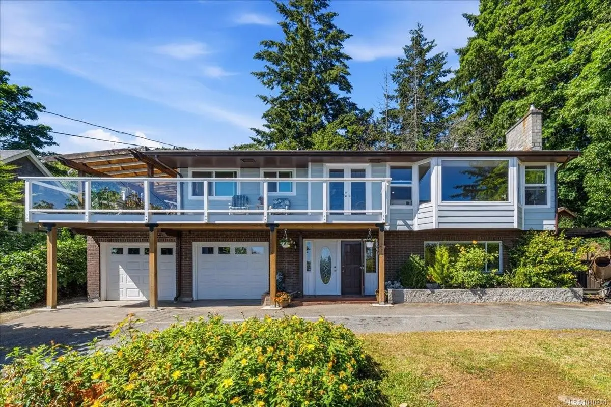 422 Battie Dr, Ladysmith BC V9G 1V4