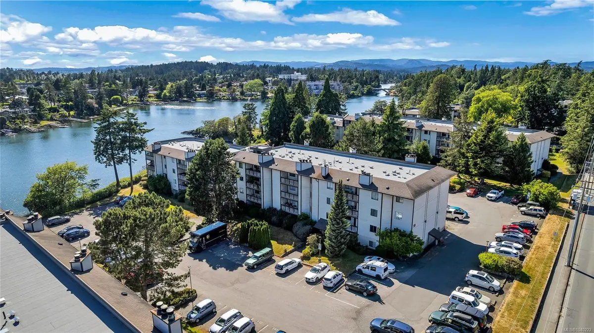 73 Gorge Rd W #212, Saanich BC V9A 1L9