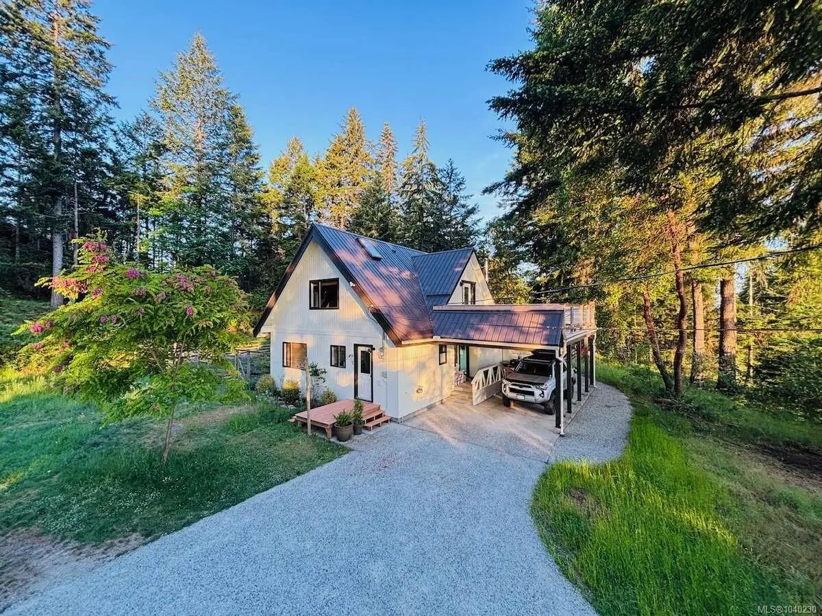 261 Mobrae Ave, Salt Spring BC V8K 1J7