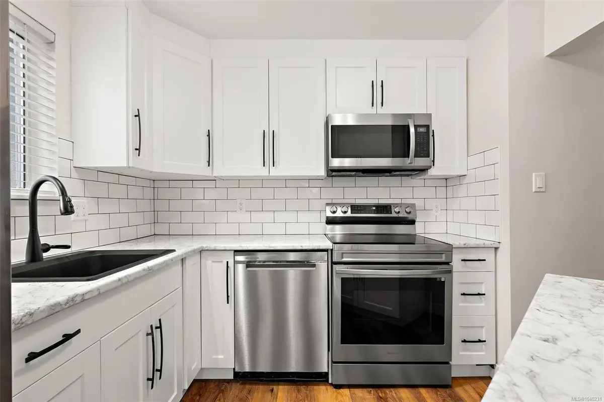2070 Amelia Ave #52, Sidney BC V8L 4X6