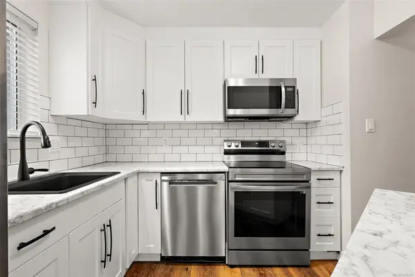 2070 Amelia Ave #52, Sidney BC V8L 4X6 - 2 bed, 1.0 bath in Sidney