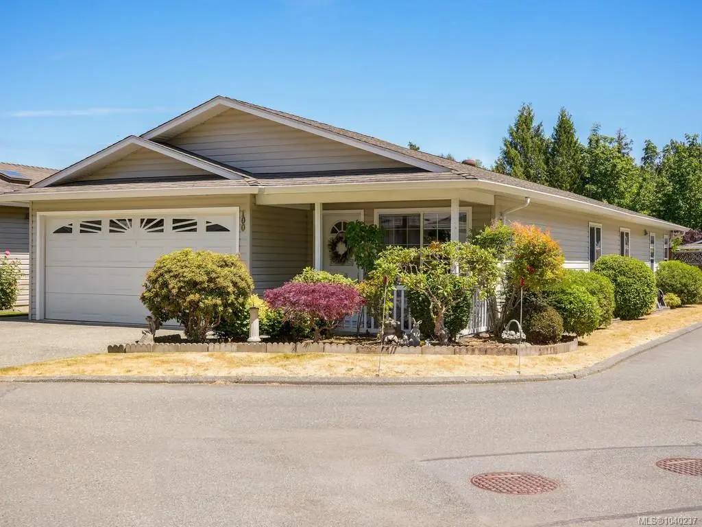 7570 Tetayut Rd #100, Central Saanich BC V8M 2H4