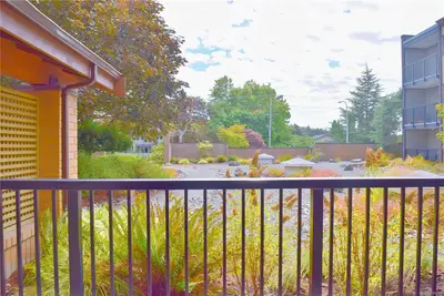 1870 McKenzie Ave #101, Saanich BC V8N 4X3
