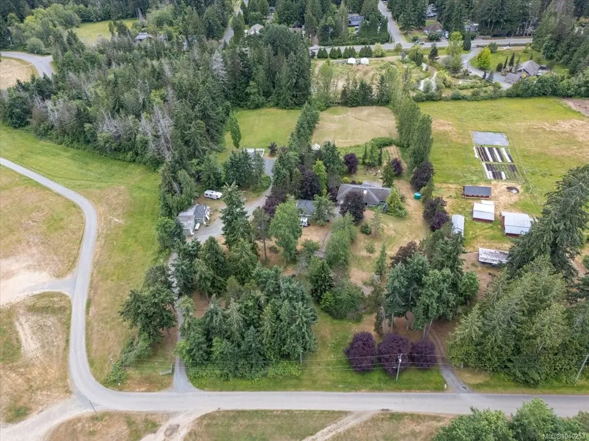 880 Garden Rd E, Qualicum Beach BC V9K 1N2
