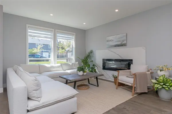 909 Bank St, Victoria BC V8S 4B1 - 6 bed, 6 bath property for sale in Victoria