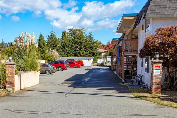 2045 Gatewood Rd #3, Sooke BC V9Z 0L6 - 2 bed, 1.0 bath in Sooke