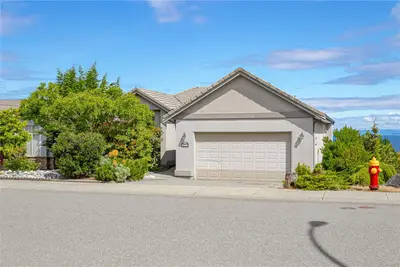 6486 Peregrine Rd, Nanaimo BC V9V 1V5