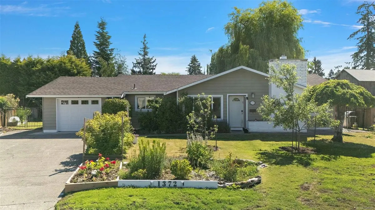 1372 Rafiki Pl, Central Saanich BC V8M 1G5