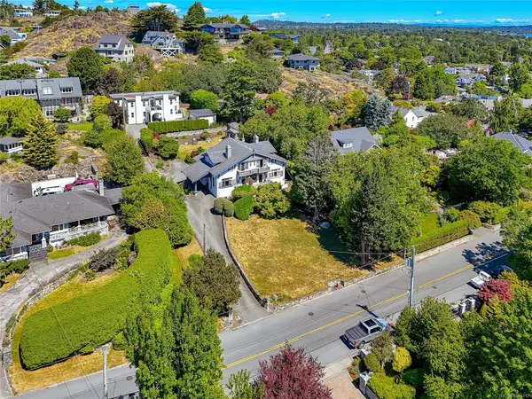 250 King George Terr, Oak Bay BC V8S 2K2 - 4 bed, 5 bath property for sale in Oak Bay