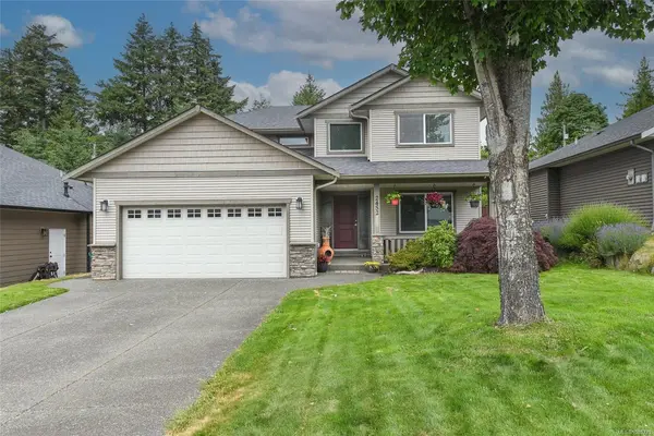2452 Avro Arrow Dr, Comox BC V9M 0A6 - 3 bed, 3.0 bath in Comox