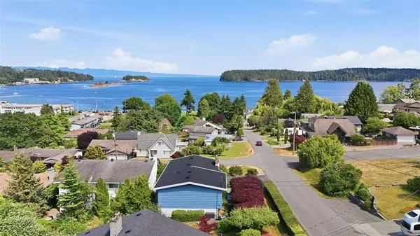 1525 Loat St, Nanaimo BC V9S 3L5 - 4 bed, 3 bath property for sale in Nanaimo