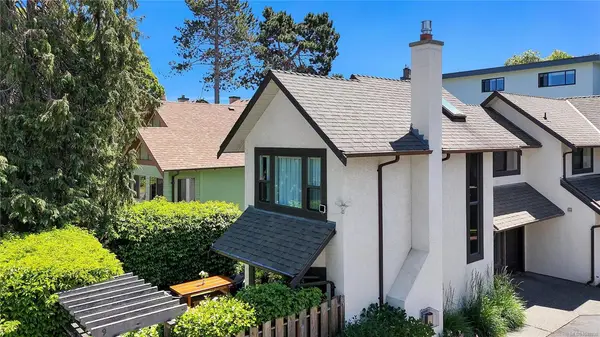 977 Convent Pl #9, Victoria BC V8V 2Y9 - 3 bed, 2 bath property for sale in Victoria
