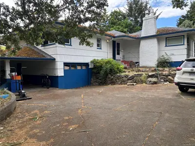 342 Foul Bay Rd, Victoria BC V8S 4G7