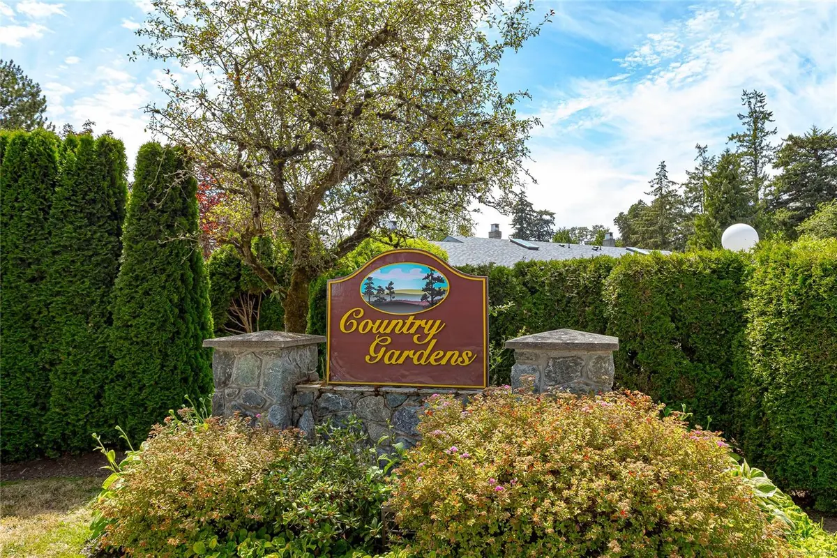 4140 Interurban Rd #2, Saanich BC V8Z 6W7