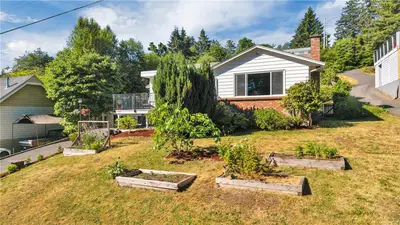 1116 2nd Ave, Ladysmith BC V9G 1A6