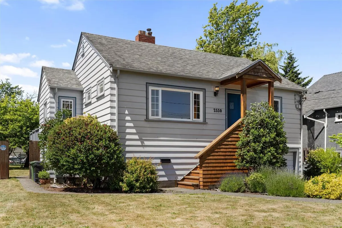 2530 Blackwood St, Victoria BC V8T 3W1