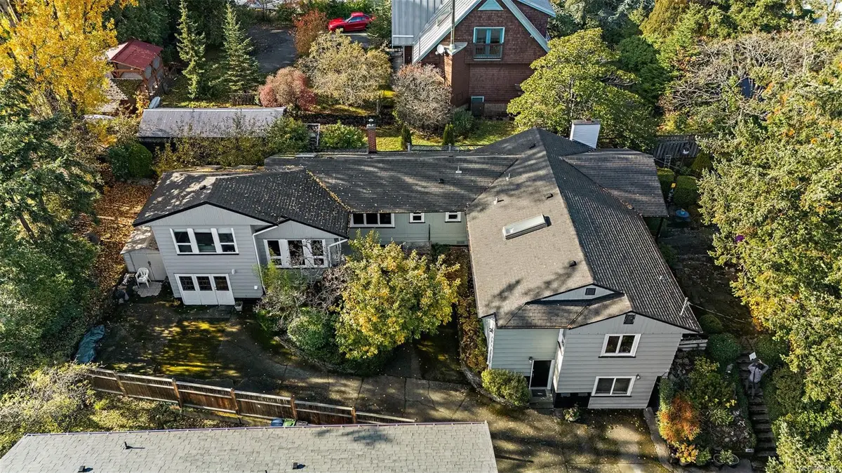 943 Selkirk Ave, Esquimalt BC V9A 2V2
