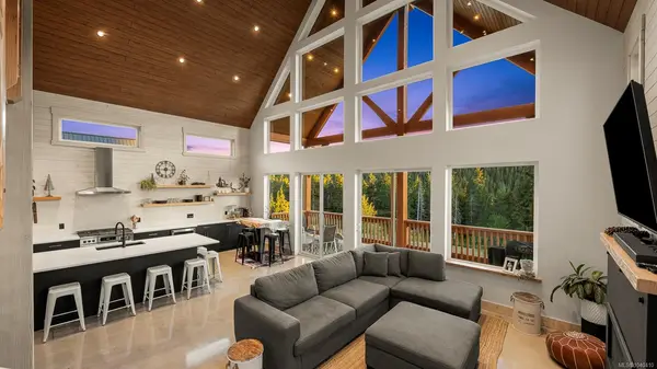 455 ARROWSMITH Ridge, Courtenay BC V9J 1L0 - 5 bed, 4.0 bath in Courtenay