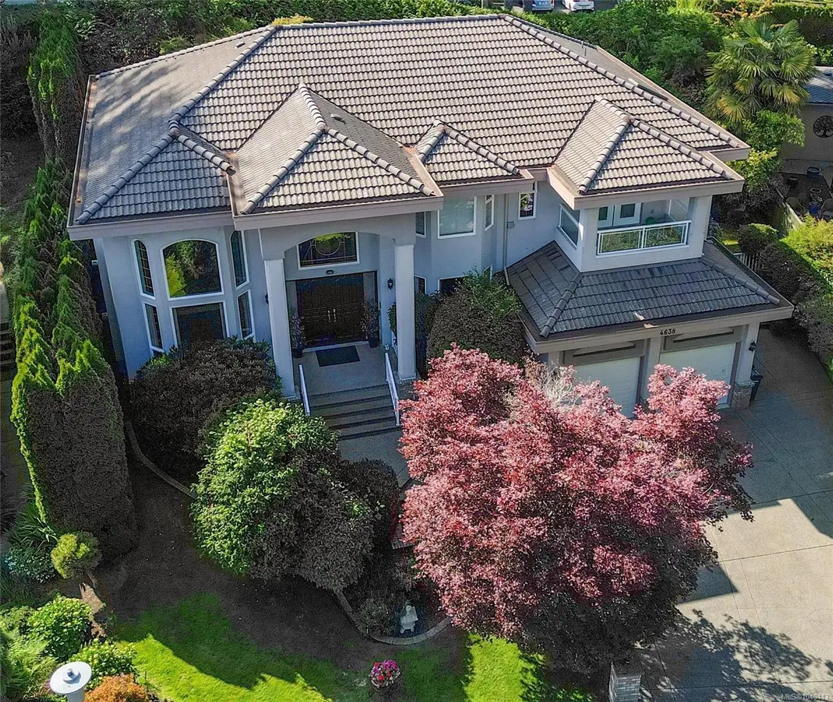 4638 Boulderwood Dr, Saanich BC V8Y 3G5