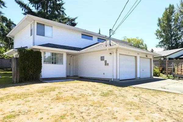 1515 Osprey Pl #A, Courtenay BC V9N 7Y1 - 3 bed, 2 bath property for sale in Courtenay