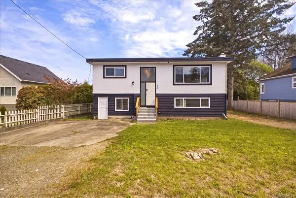 428 Howard Ave, Nanaimo BC V9R 3S4 - 3 bed, 2 bath in Nanaimo