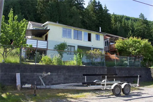 534 Cardiac Climb Rd, Tahsis BC V0P 1X0 - 4 bed, 2.0 bath in Tahsis