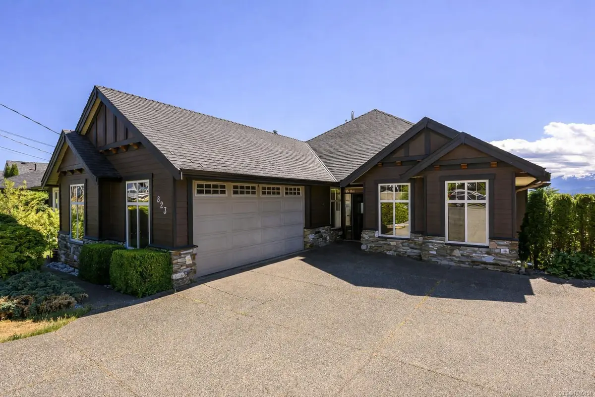 823 Thorpe Ave, Courtenay BC V9N 8C9