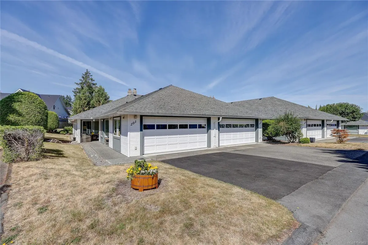 330 Dogwood St #201, Parksville BC V9P 1P7