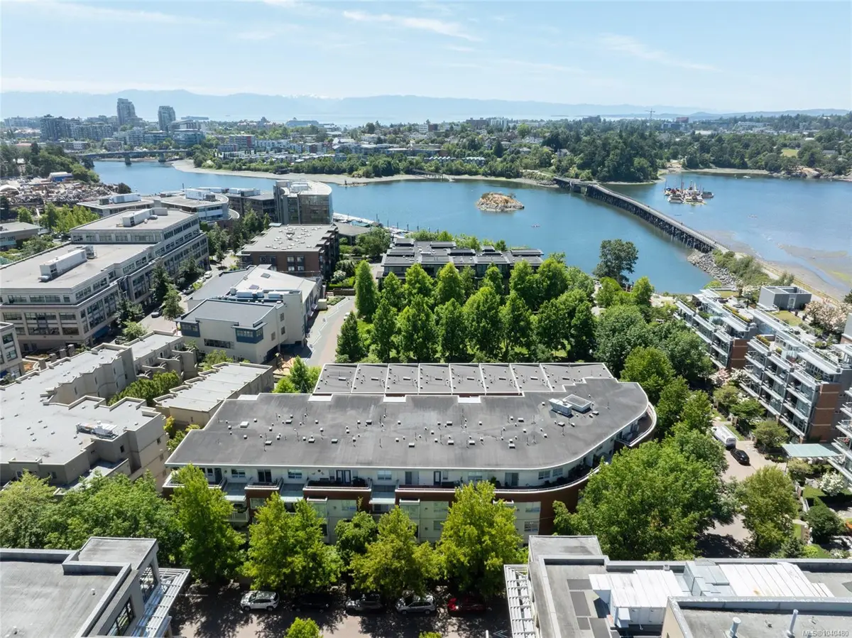 380 Waterfront Cres #201, Victoria BC V8T 5K3