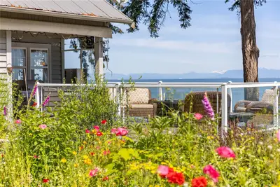 433 East Point Rd, Saturna Island BC V0N 2Y0