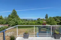 View 16