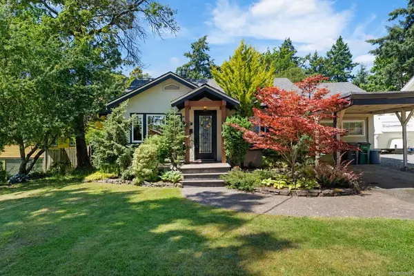2876 Austin Ave, Saanich BC V9A 2K7 - 3 bed, 2 bath property for sale in Saanich