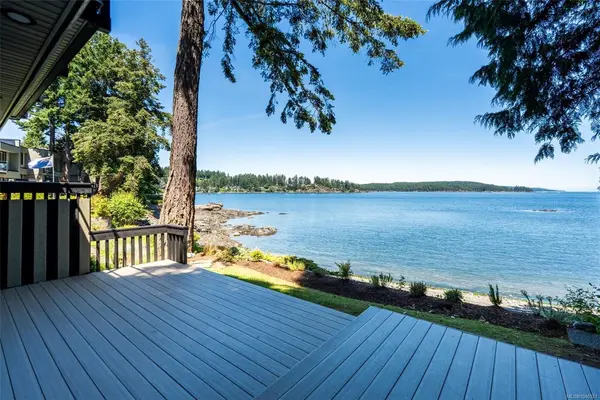 2330 Harbour Rd #16, Sidney BC V8L 2P8 - 3 bed, 3.0 bath in Sidney