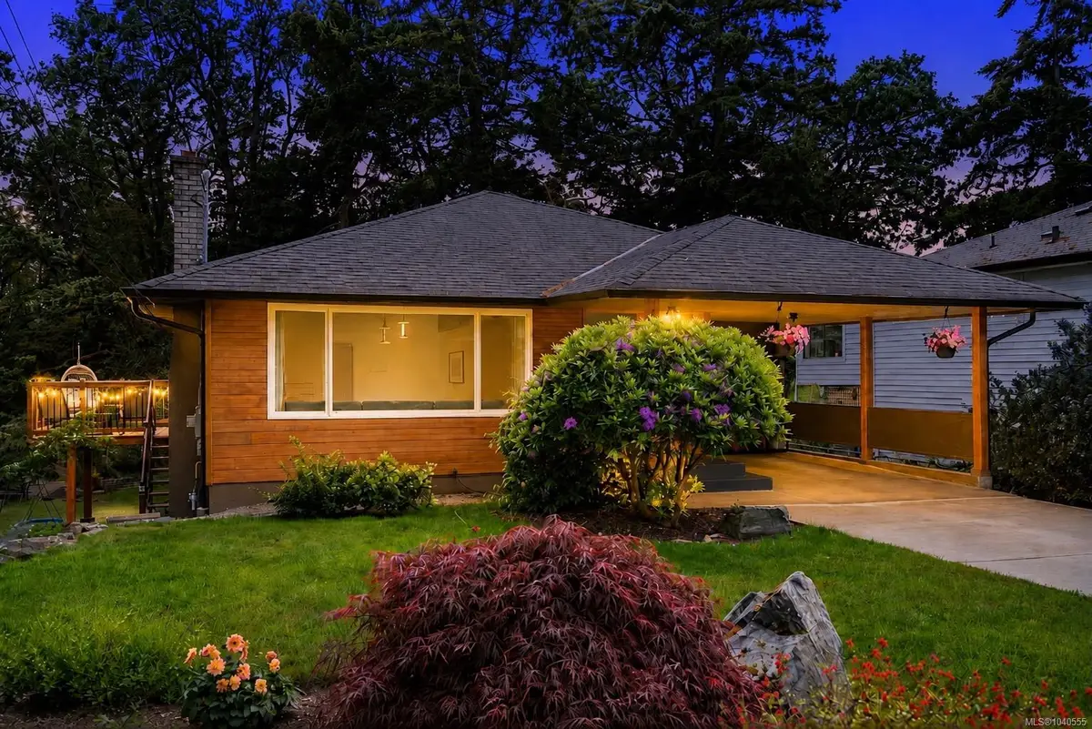 1299 Camrose Cres, Saanich BC V8P 1N6