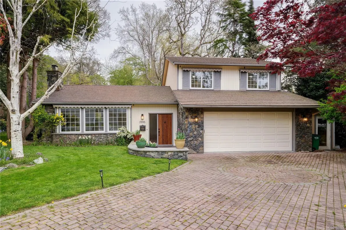 3995 Resolute Pl, Saanich BC V8X 4L5